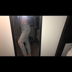 Hand-embroidered boyfriend jeans